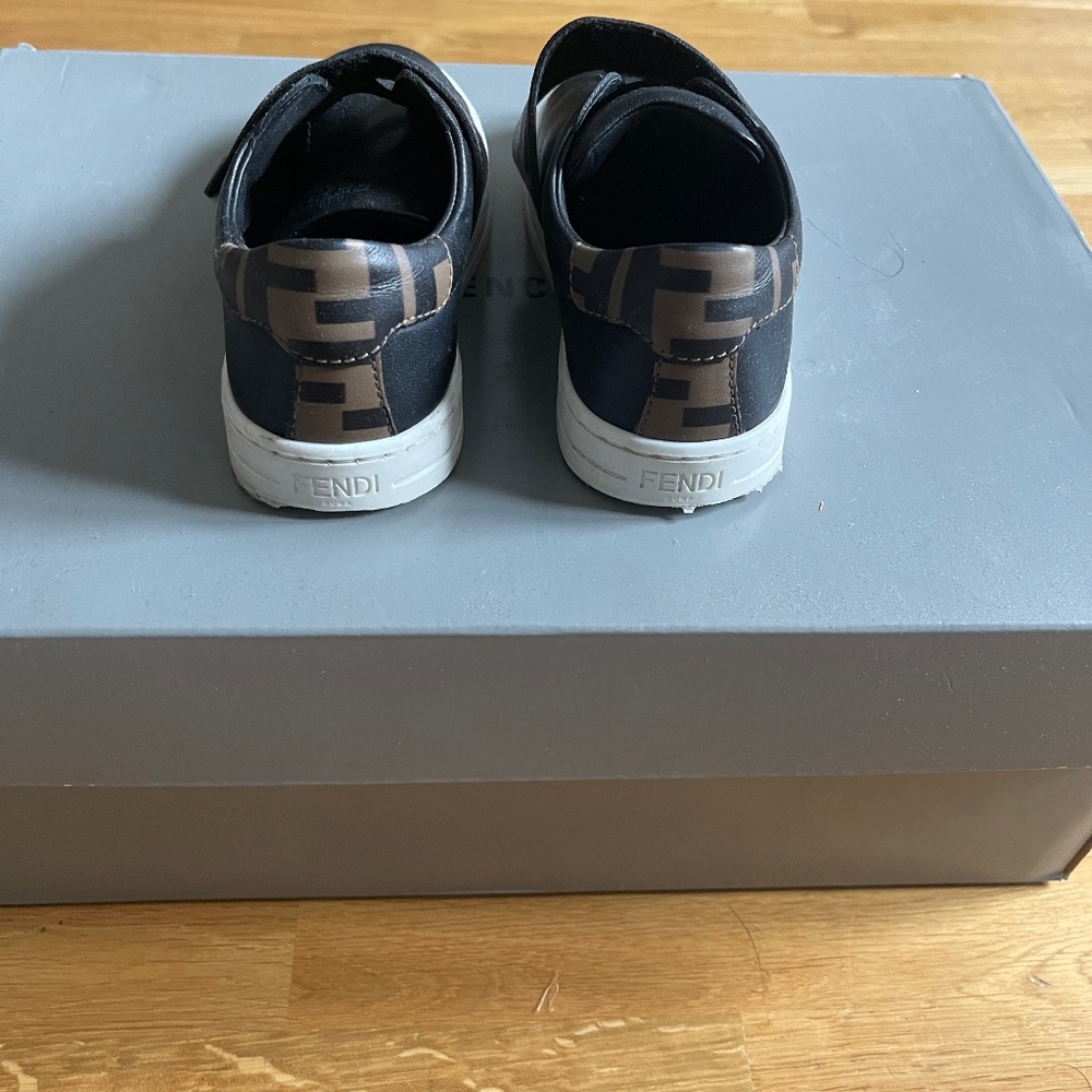 Kids Fendi sneakers
